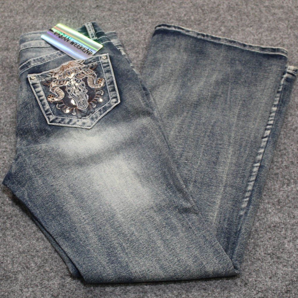 URBAN WEEKEND 11‎ Women's Blue Wash Flare Jeans Embellished Pockets Size 11 NWT